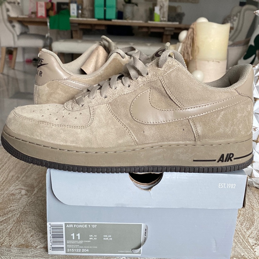 Air Force 1 ‘07 khaki men size 11